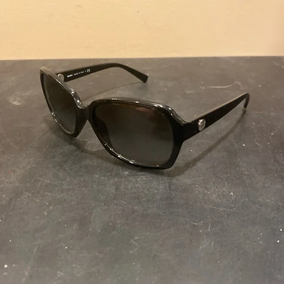 DKNY DY 4087 3540/8D Solid Black 59-16-135 Sunglasses G29/2 - Picture 1 of 10